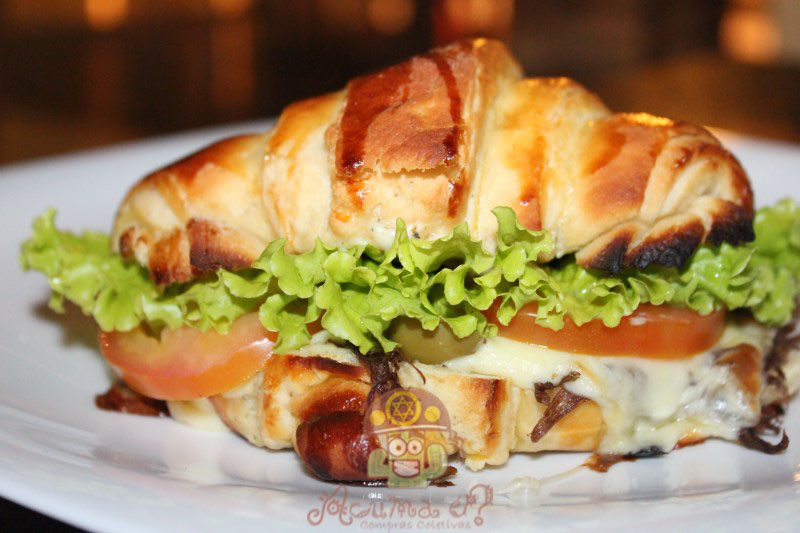 1 Affogatto + 1 Sanduiche no Pao Croissant no Le Petit Cafe