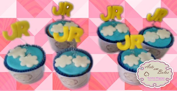 Bolo personalizado de 2 andares + 15 cupcakes + 10 pirulitos personalizados
