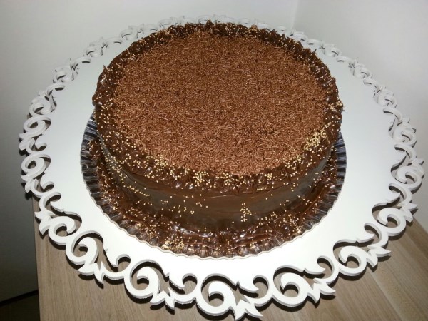 Doce Belle: Uma torta de Brownie com recheio de brigadeiro gourmet para 30 pessoas