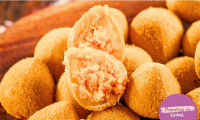Brigadeiros da Dedeth deixa seu evento ainda mais delicioso! 100 Salgados fritos ( 5 opções de salgadinhos) de R$34,90.